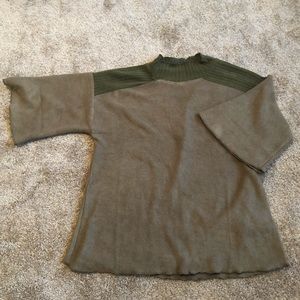 Light Turtle neck sweater, elbow length sleeves